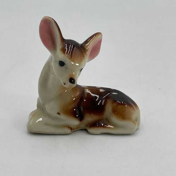 Vintage Deer Fawn Doe Laying Down Ceramic Figurine Made In Japan