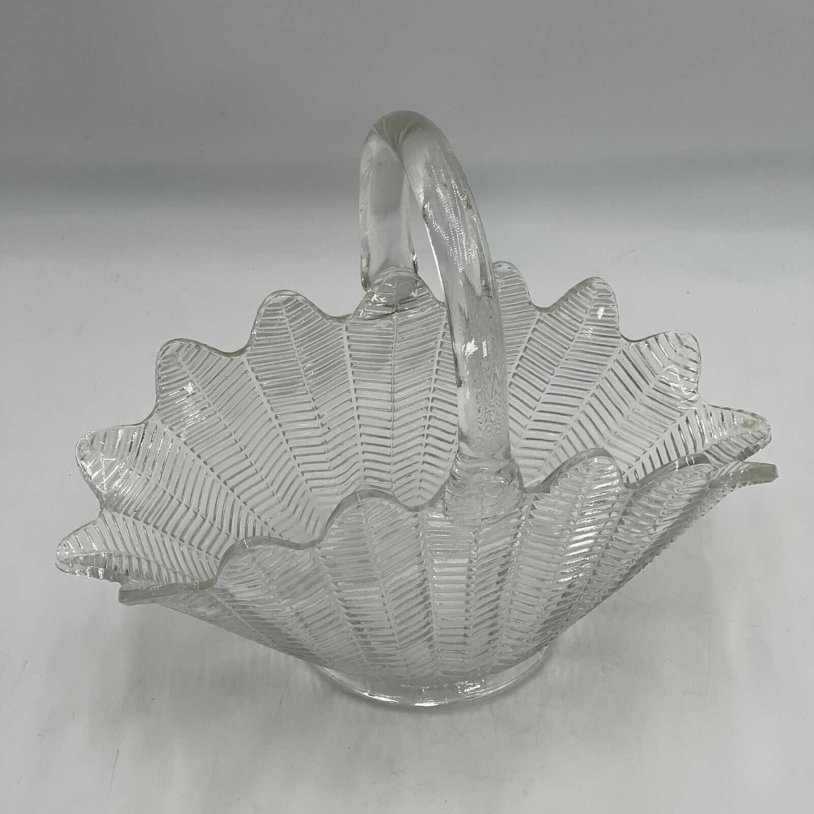 Vintage Large L.E. Smith Glass Clear Feather or Fern Pattern Basket 1940’s/50s